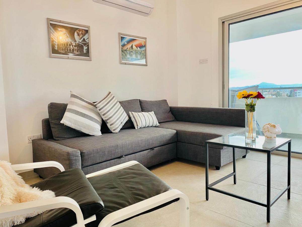 Panoramic Seaside Getaway, 2-Br Penthouse Lárnaca Exterior foto