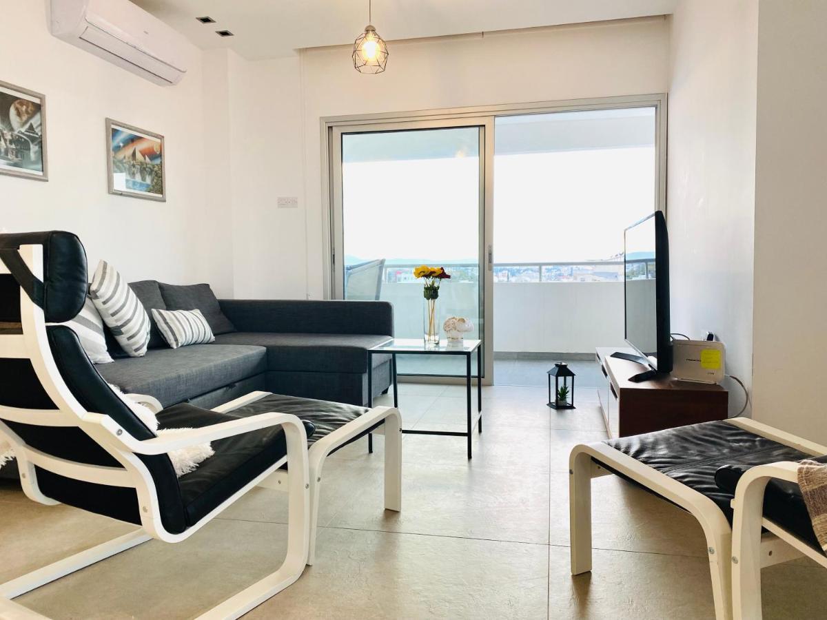 Panoramic Seaside Getaway, 2-Br Penthouse Lárnaca Exterior foto